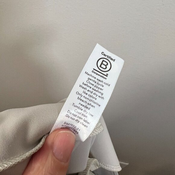 Athleta Stellar Straight Crop Pants Size 24 Travel Work Office Athleisure Tan - Picture 13 of 13